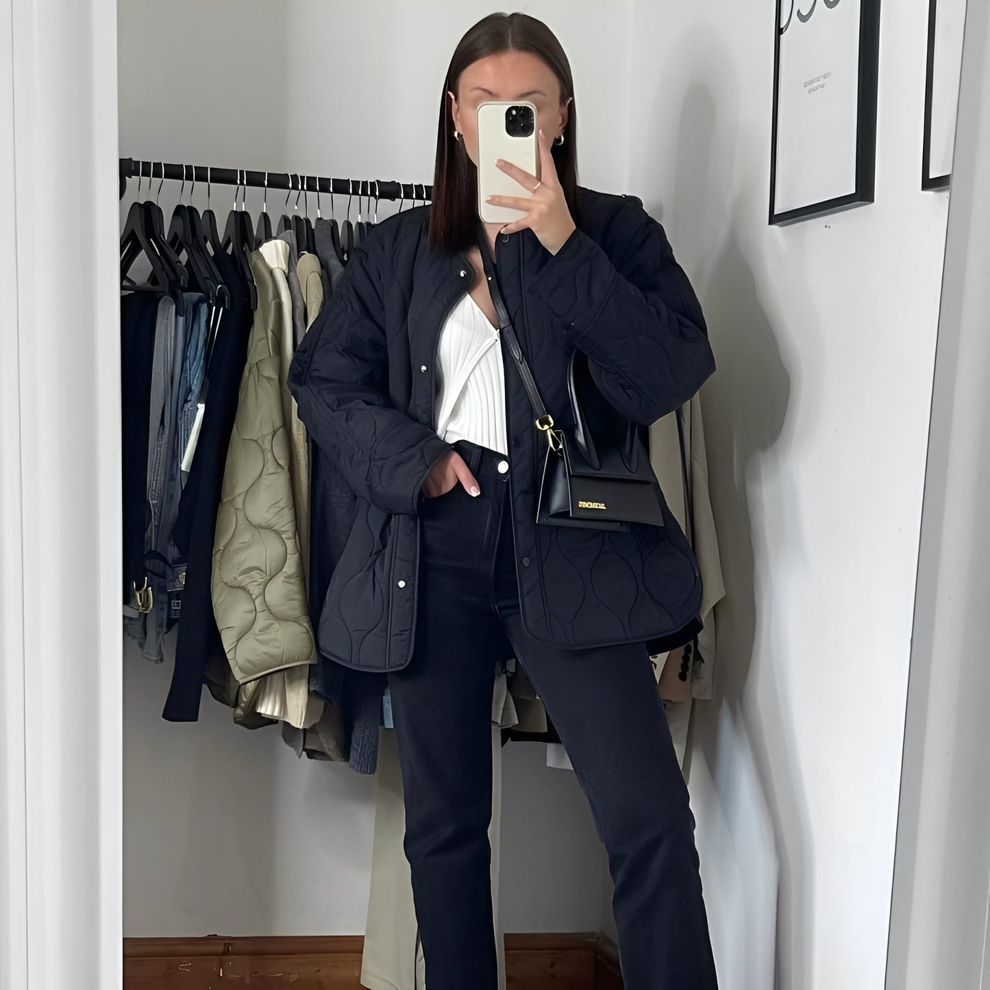 Ariella - Stylový, volně střižený jednoradový pro dámy