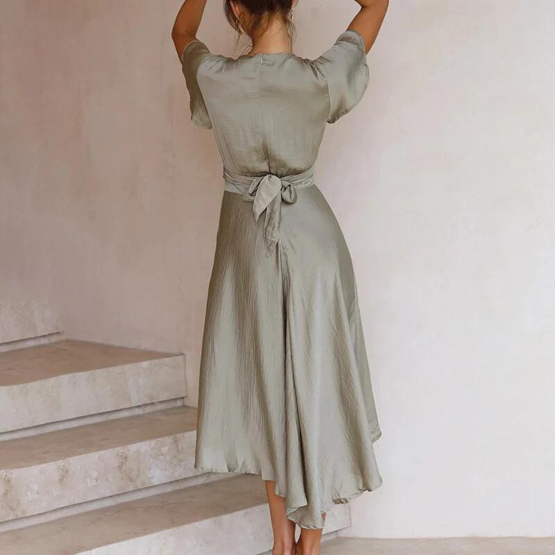 Sassy – Tekuté Vintage Šaty
