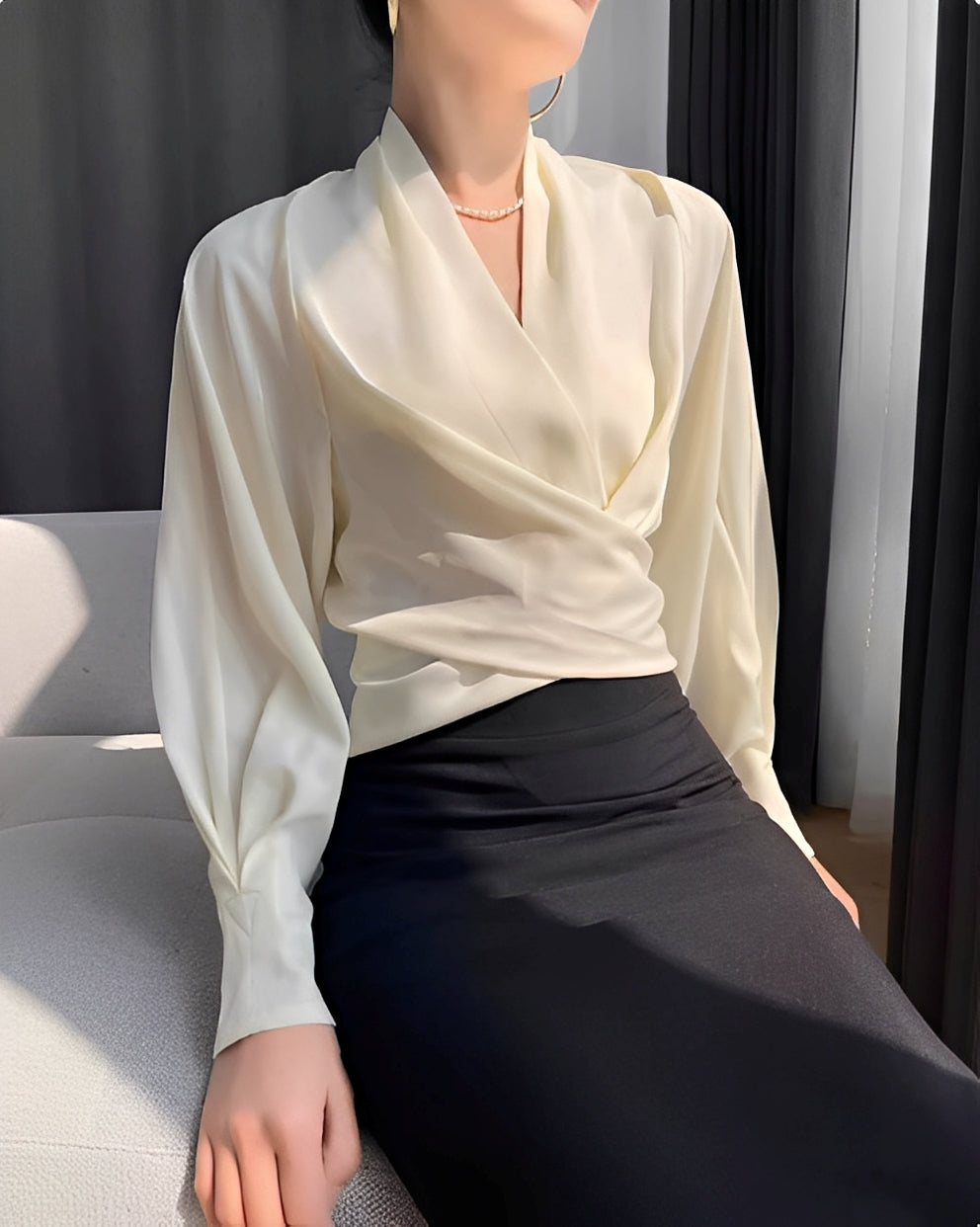 Annora - Elegantní dámská saténová halenka s dlouhým rukávem