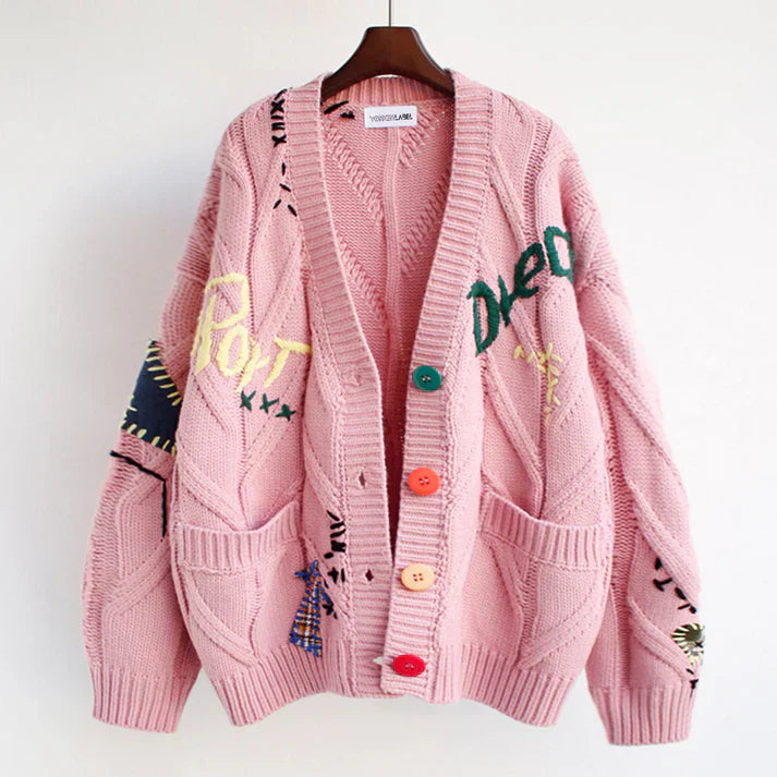 Pirena - Elegantní Pletený Cardigan s Jedinečnými Detaily v Patchworku
