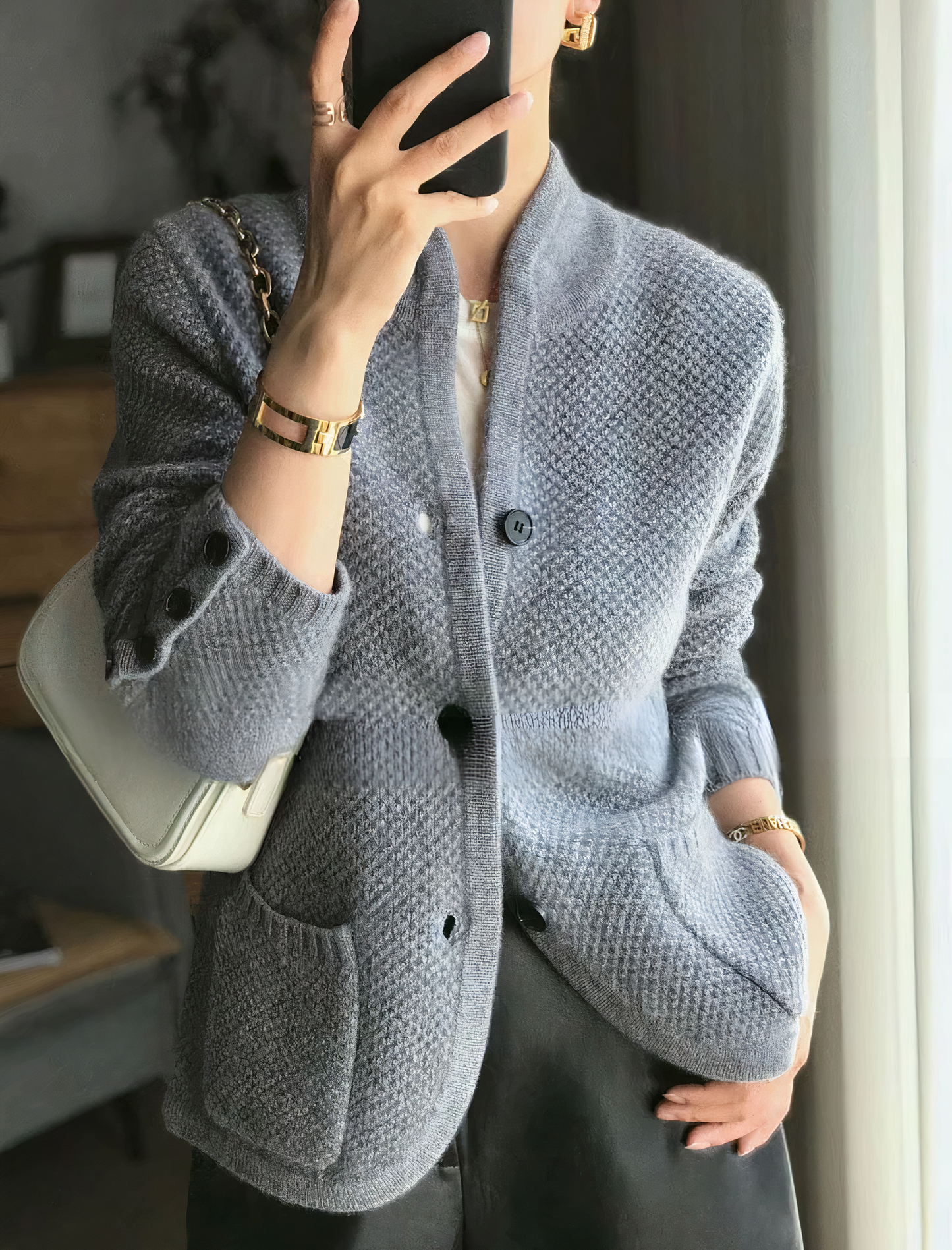 Carissa - elegantní kašmírový cardigan s knoflíkovou légou pro dámy