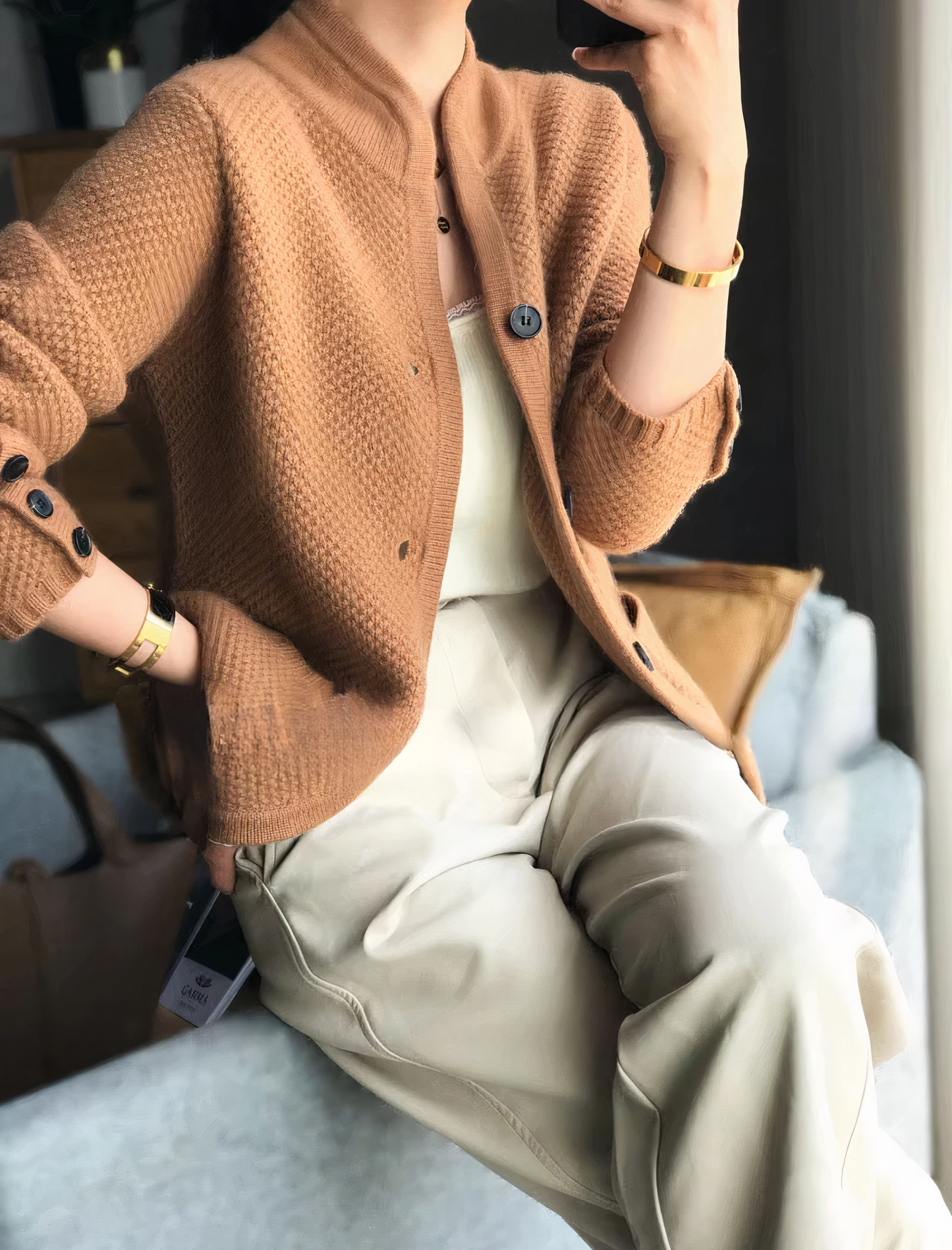 Carissa - elegantní kašmírový cardigan s knoflíkovou légou pro dámy