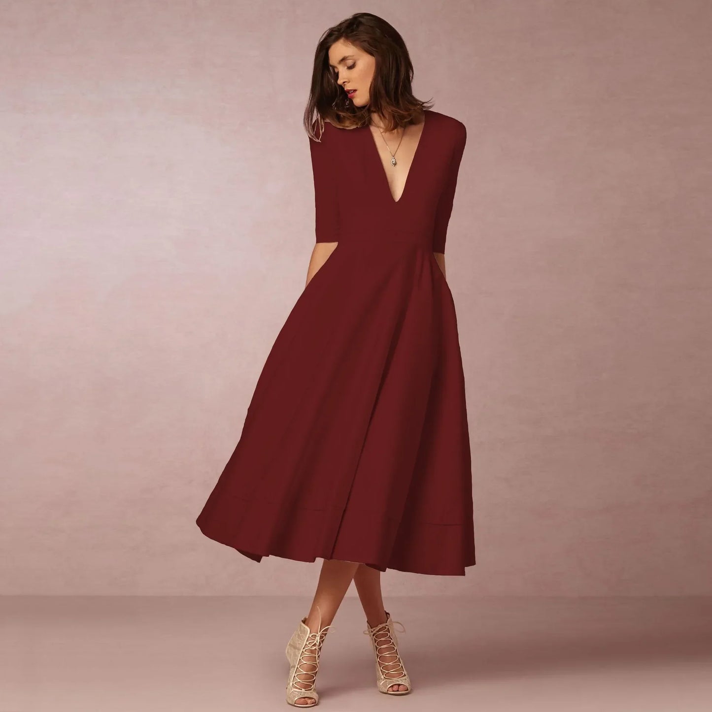 Charlotte – Elegantní šaty s výstřihem do V