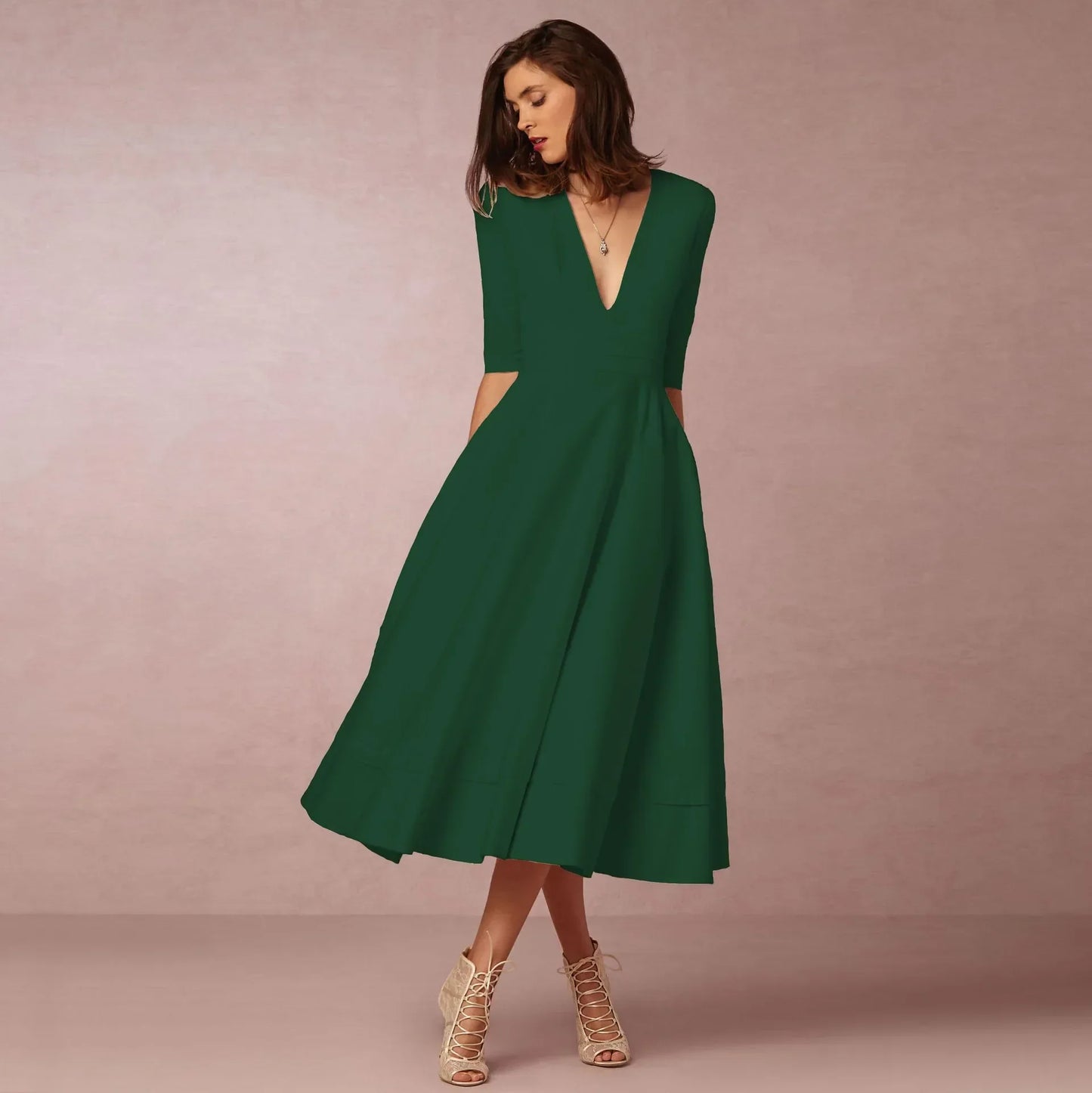 Charlotte – Elegantní šaty s výstřihem do V