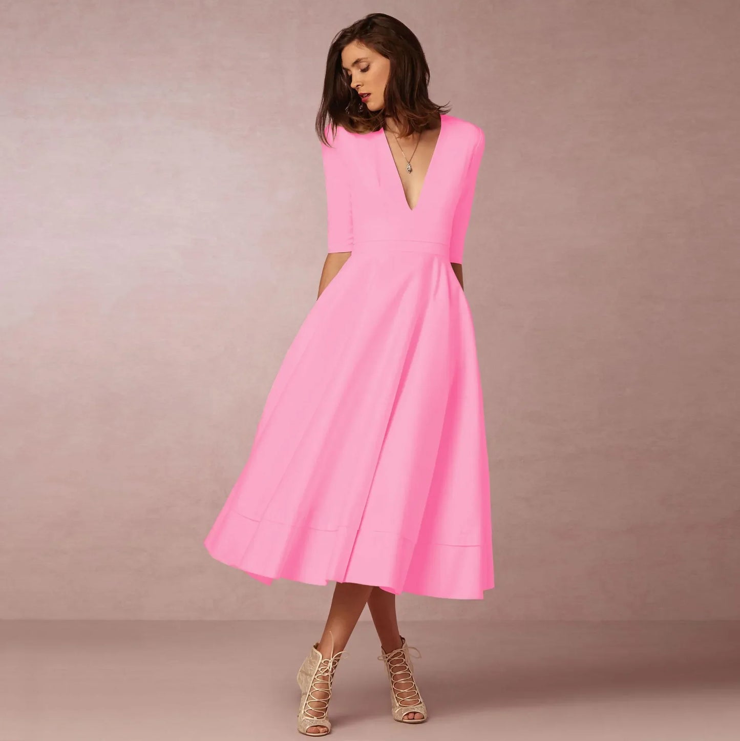 Charlotte – Elegantní šaty s výstřihem do V