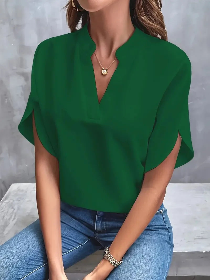Isalie – Elegantní halenka s výstřihem do V se splývavou látkou