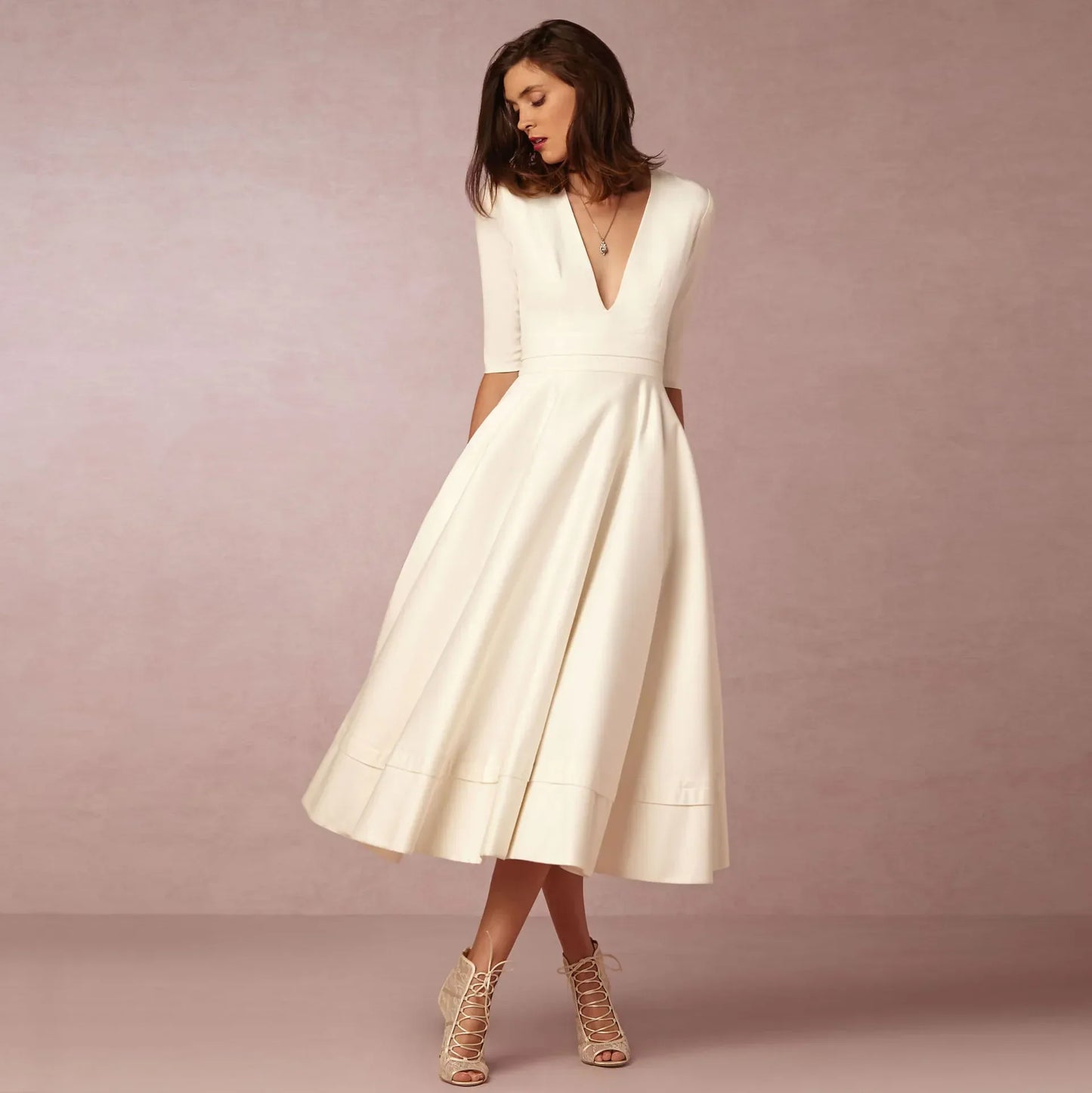 Charlotte – Elegantní šaty s výstřihem do V