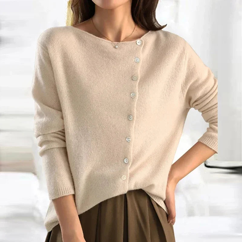Zuri – Elegantní Svetr s Knoflíky