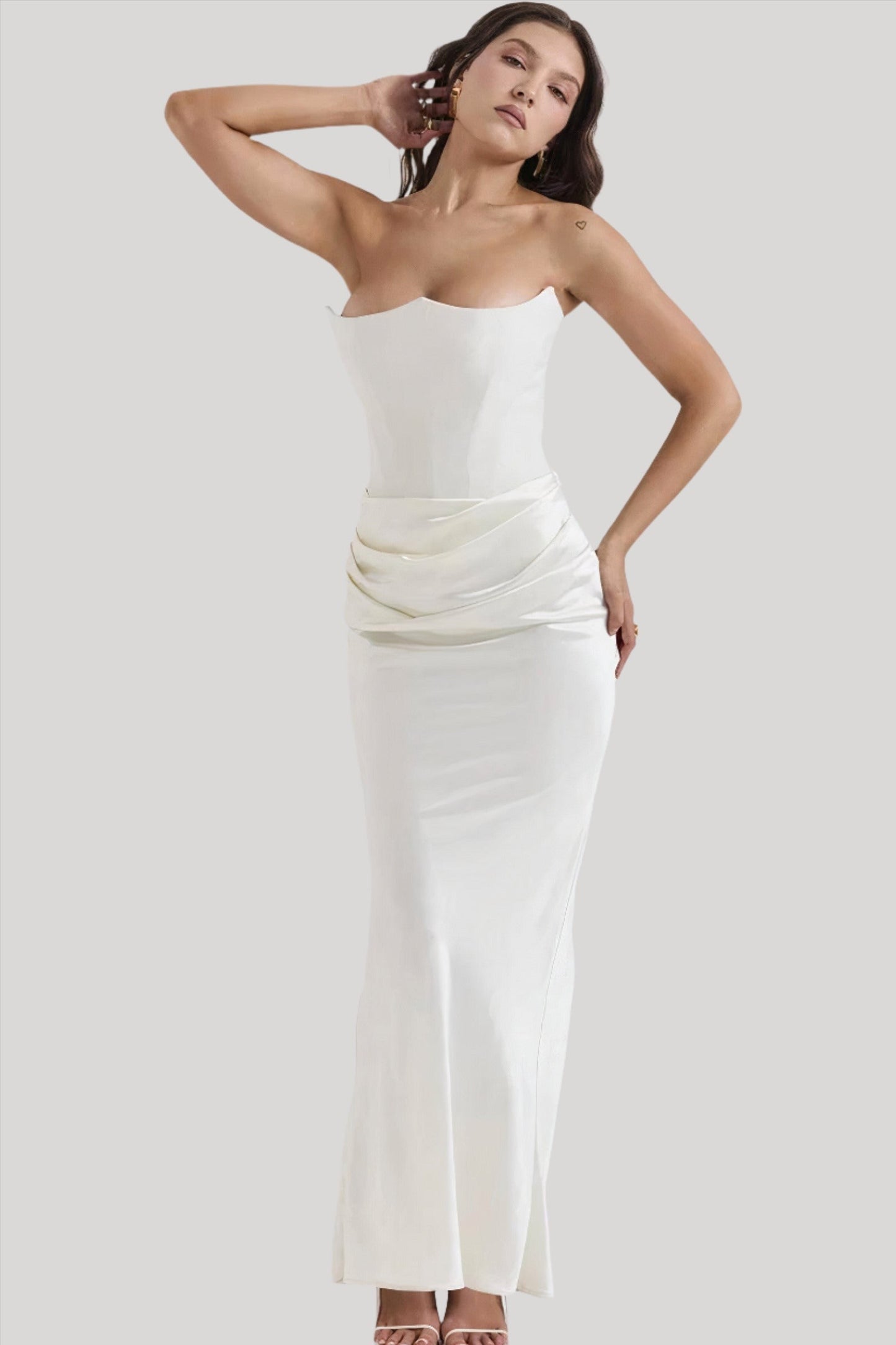 Elisabeth – Maxi šaty s odhalenými rameny pro elegantní vzhled