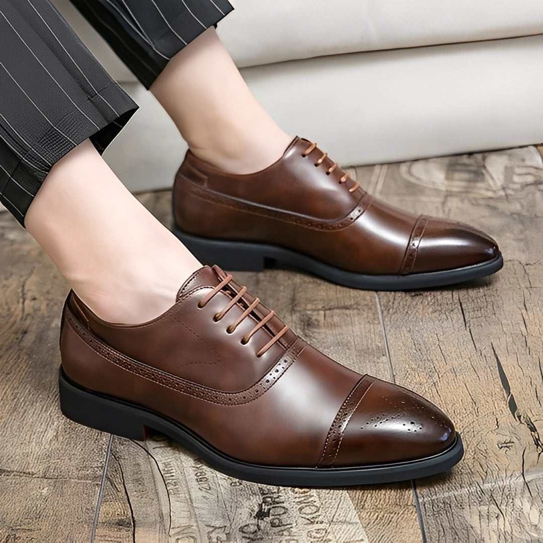Fulton - Moderní formální kožené boty s brogue detaily pro muže
