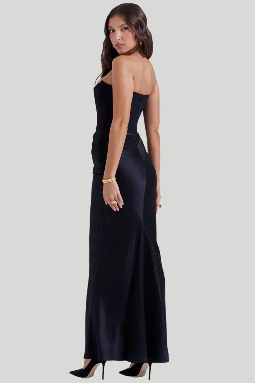 Elisabeth – Maxi šaty s odhalenými rameny pro elegantní vzhled