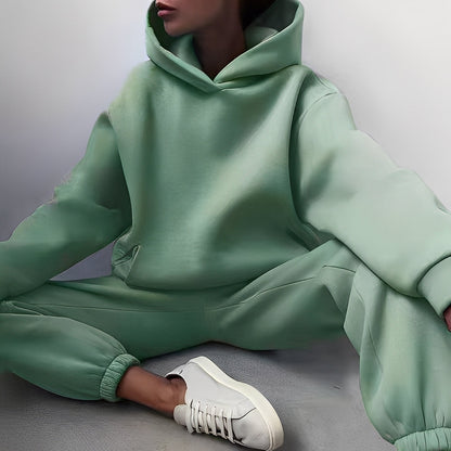 Wenona - Pohodlná volnočasová souprava s kapucí pro dámy