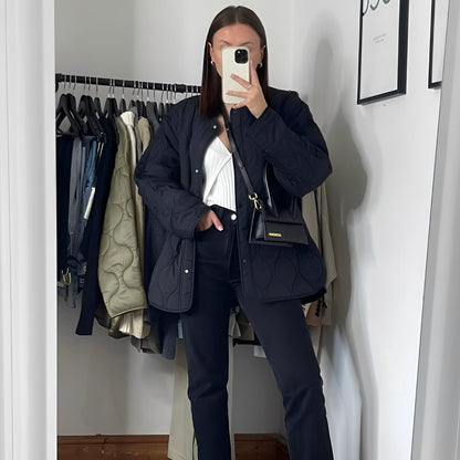 Ariella - Stylový, volně střižený jednoradový pro dámy