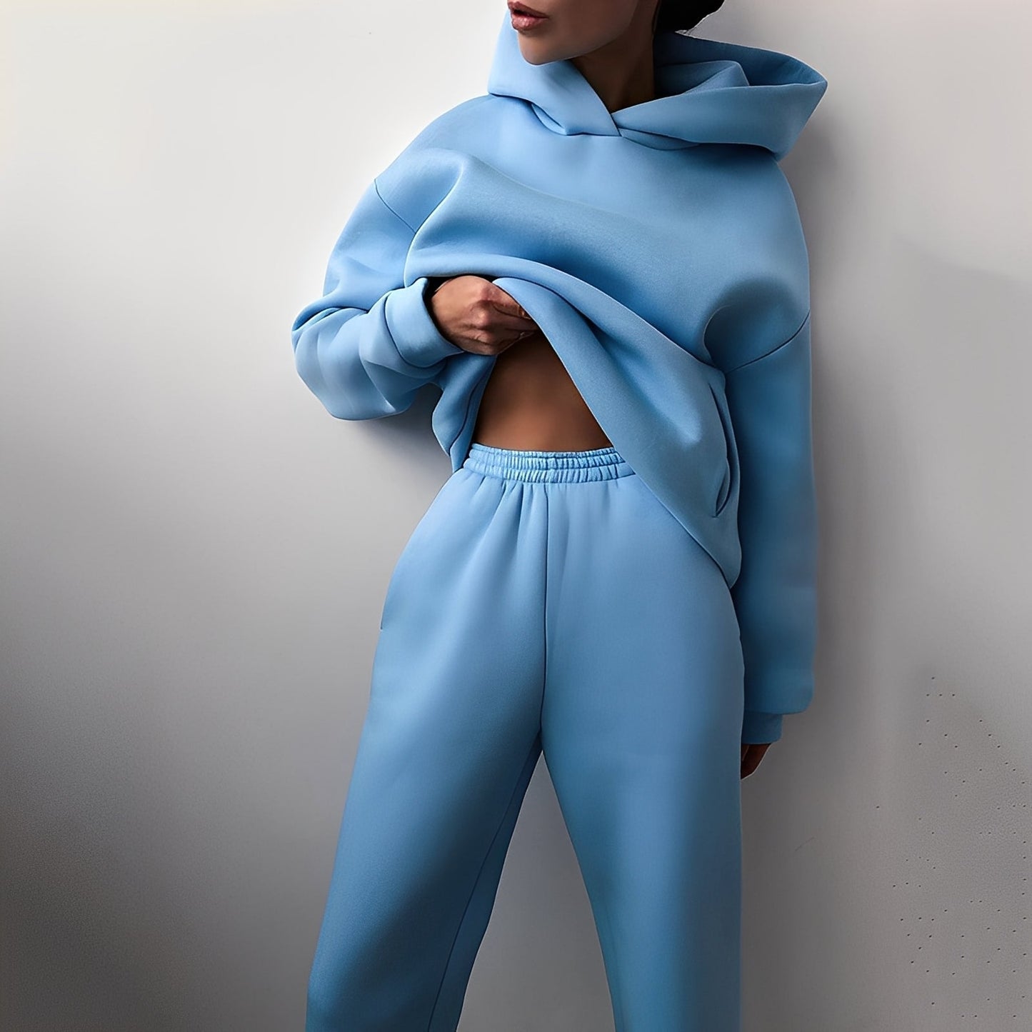 Wenona - Pohodlná volnočasová souprava s kapucí pro dámy