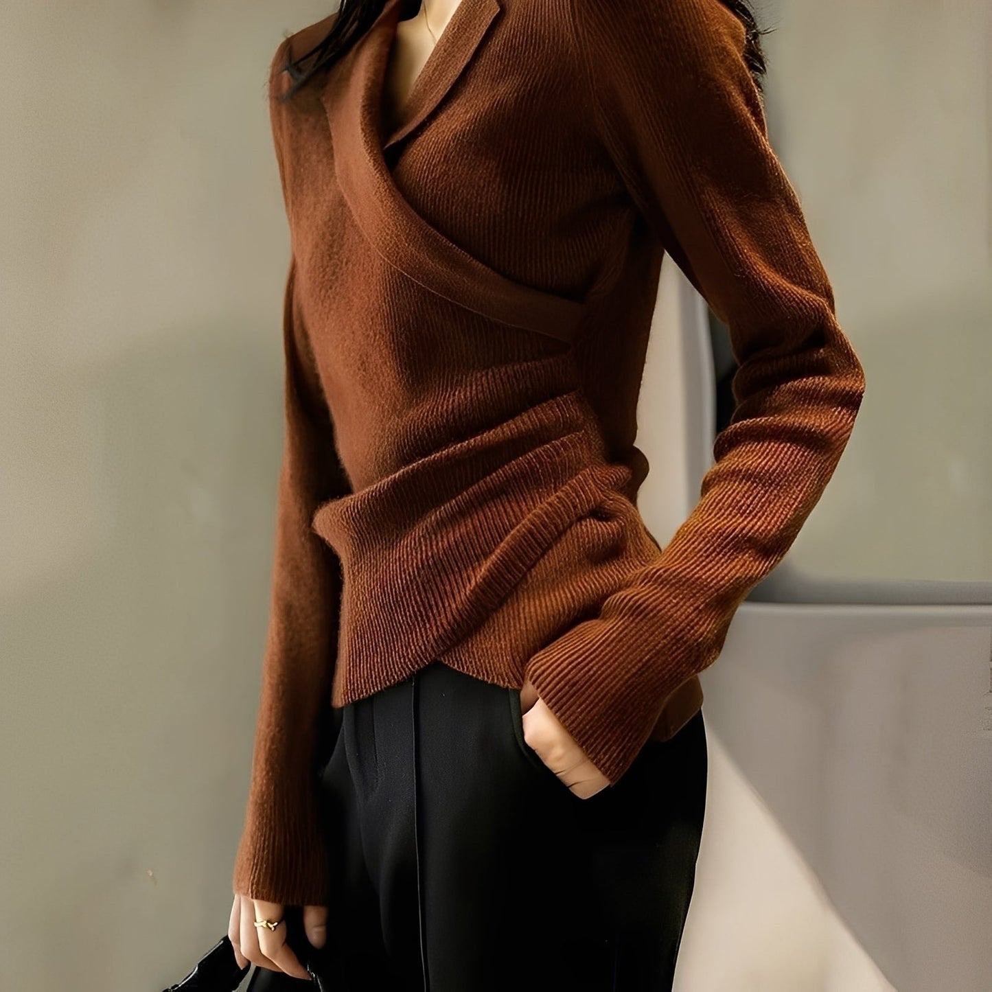 Myrtle - Klasický asymetrický slim-fit svetr pro ženy