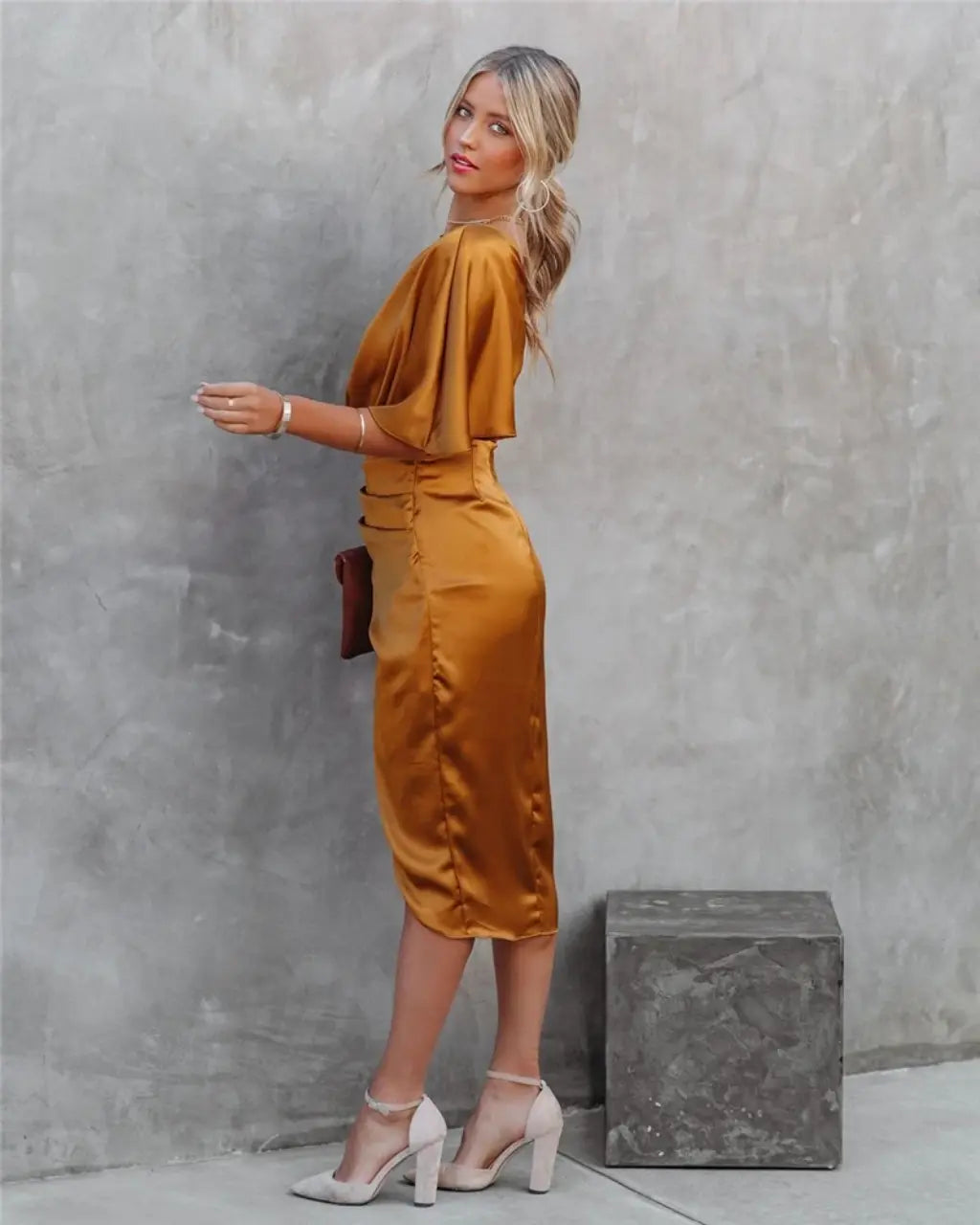 Aisha - Glamourózní Drapé Midi-Šaty pro Ženy