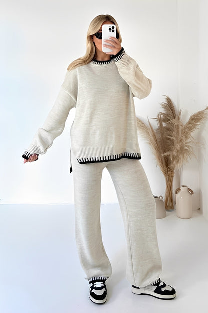 Nicola - Stylová, volně padnoucí souprava pro dámy