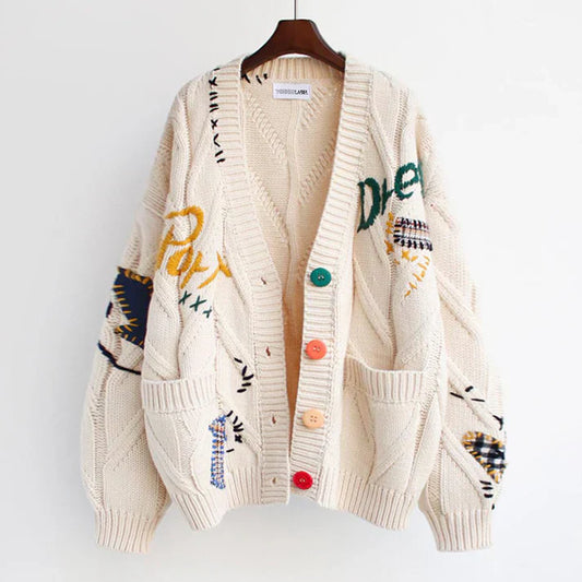 Pirena - Elegantní Pletený Cardigan s Jedinečnými Detaily v Patchworku