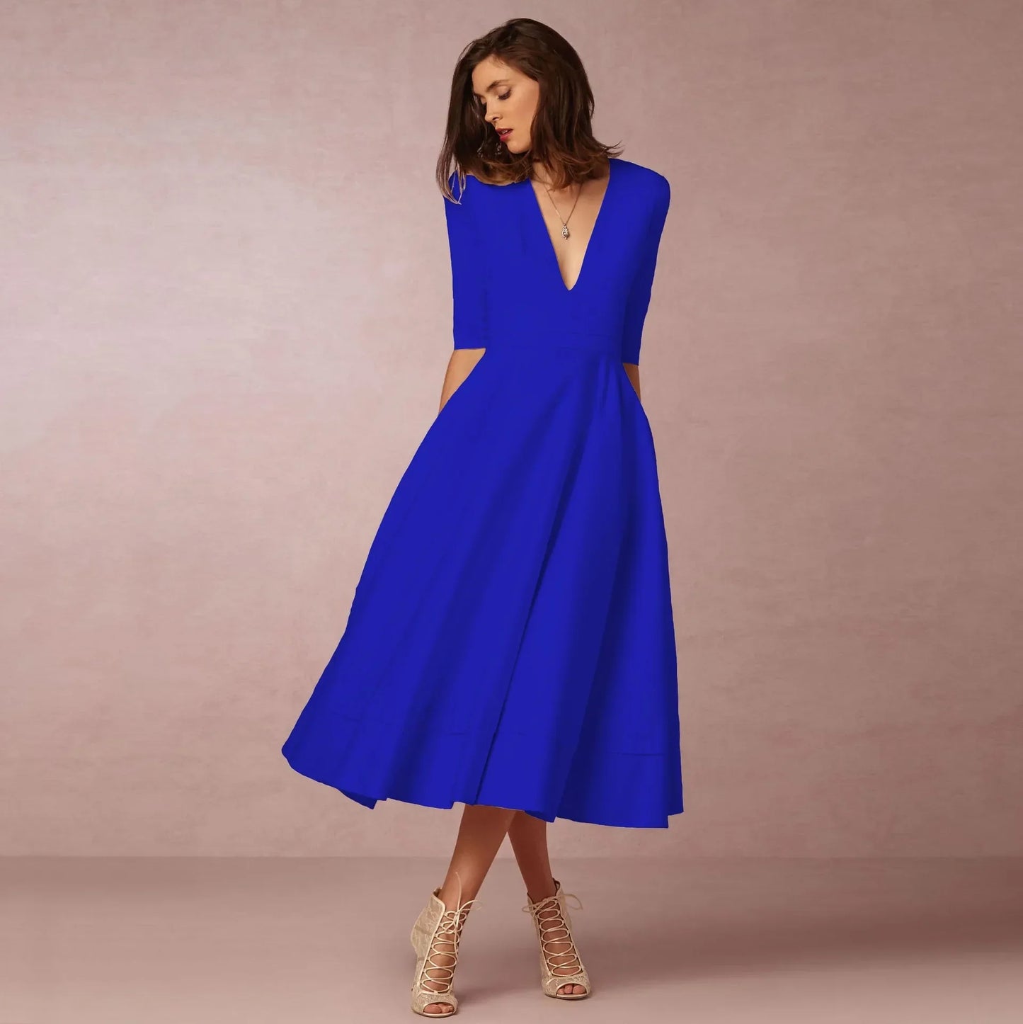 Charlotte – Elegantní šaty s výstřihem do V