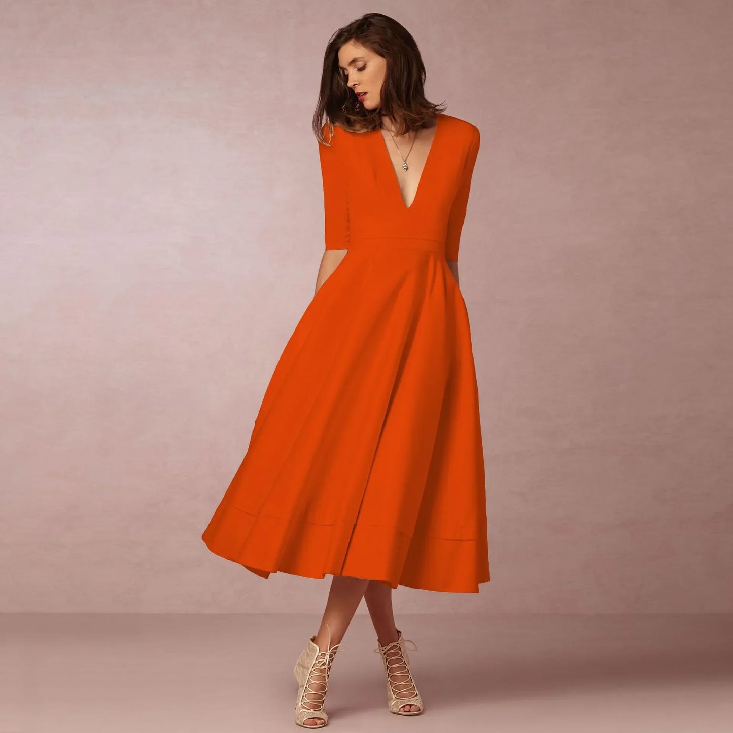 Charlotte – Elegantní šaty s výstřihem do V