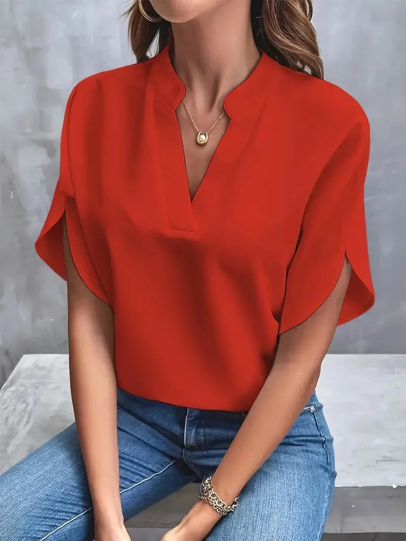 Isalie – Elegantní halenka s výstřihem do V se splývavou látkou