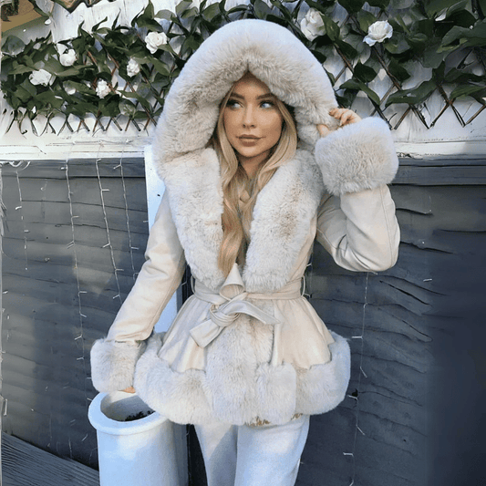 Madalyn - Elegantní kožešinový kabát s kapucí pro dámy