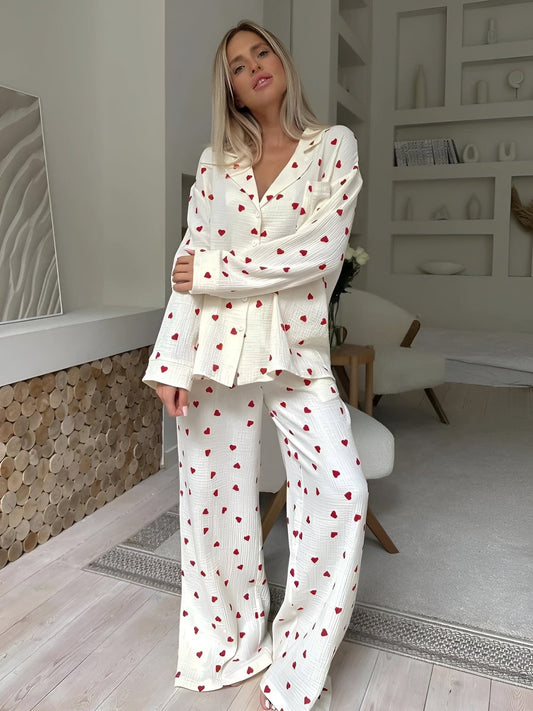 Lola – Elegantní pyžamo s motivy srdce